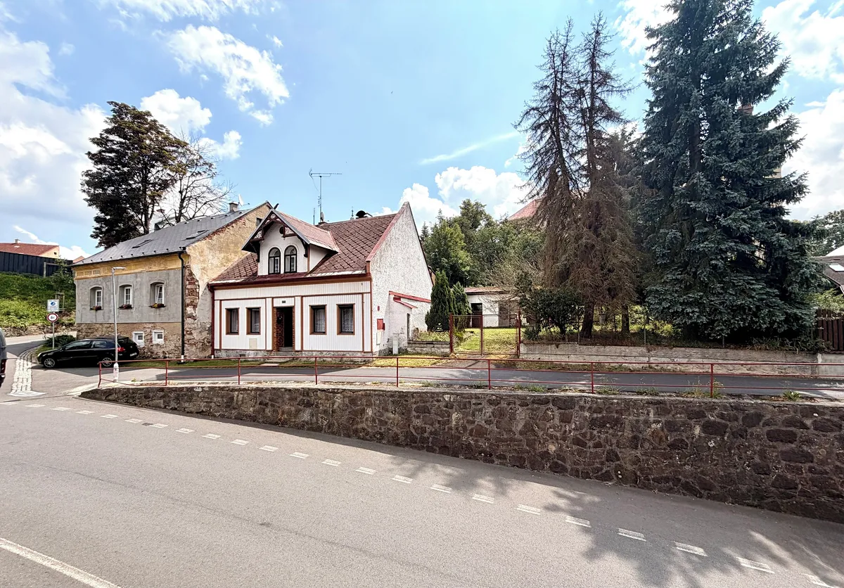 Prodej rodinného domu 180 m², pozemek 745 m²